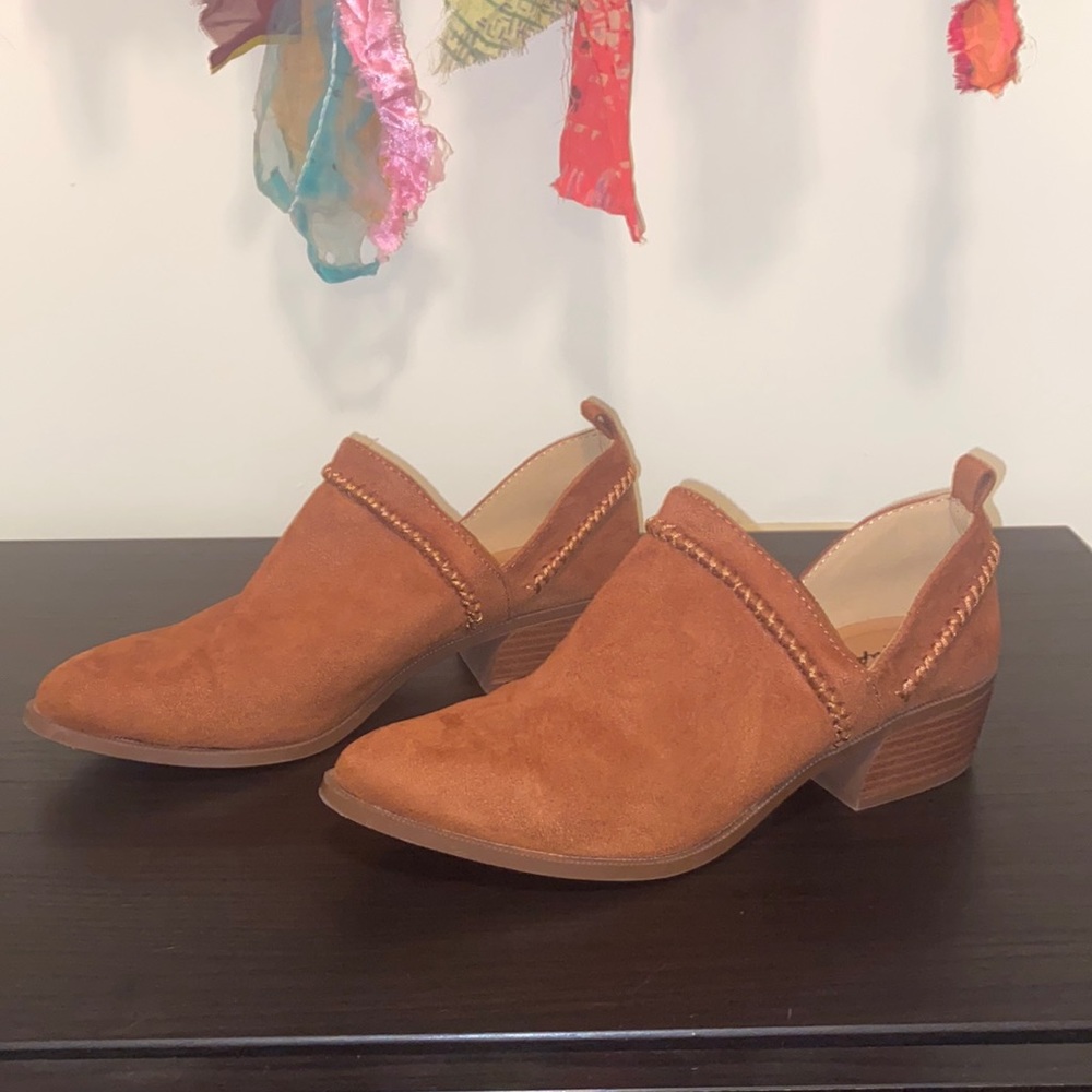 Qupid Cross-Stitch Booties